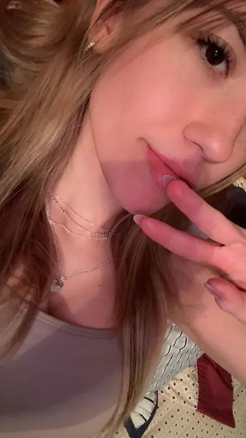 F18 Am I hot? be honest, i promise i can take it