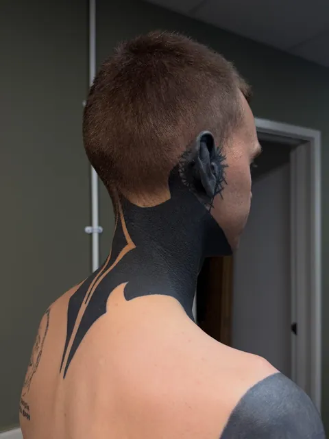 Healed neck by Emma Wallis, Southampton Uk