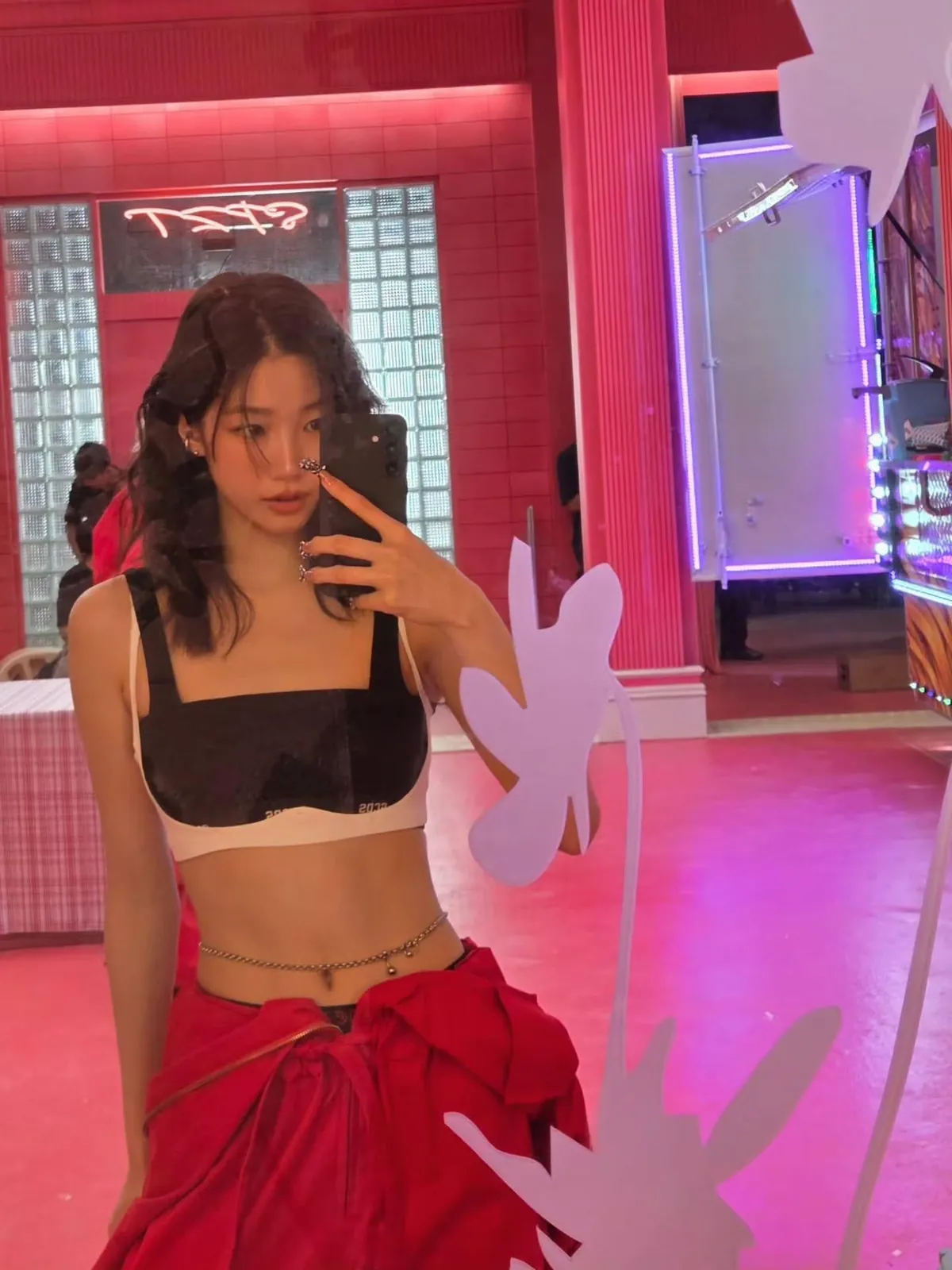 LE SSERAFIM - Kazuha ft. Yunjin