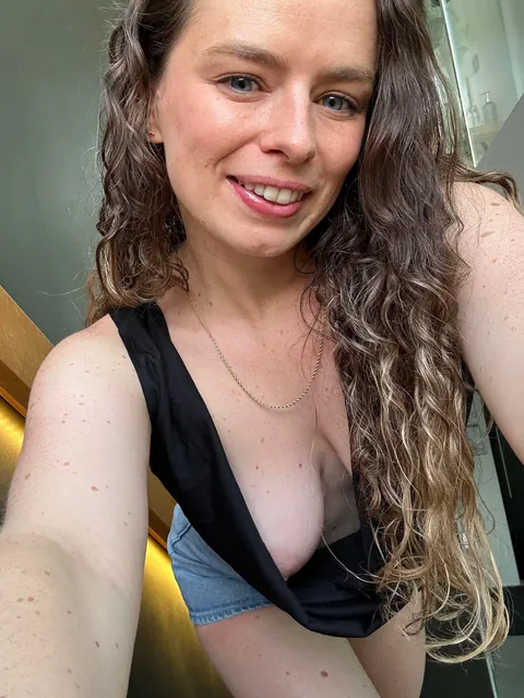 are we going on a date like this…what’s your favorite pose?