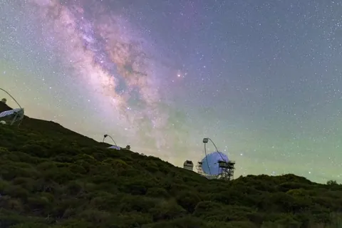 I captured Earth's rotation in a timelapse at MAGIC Telescopes