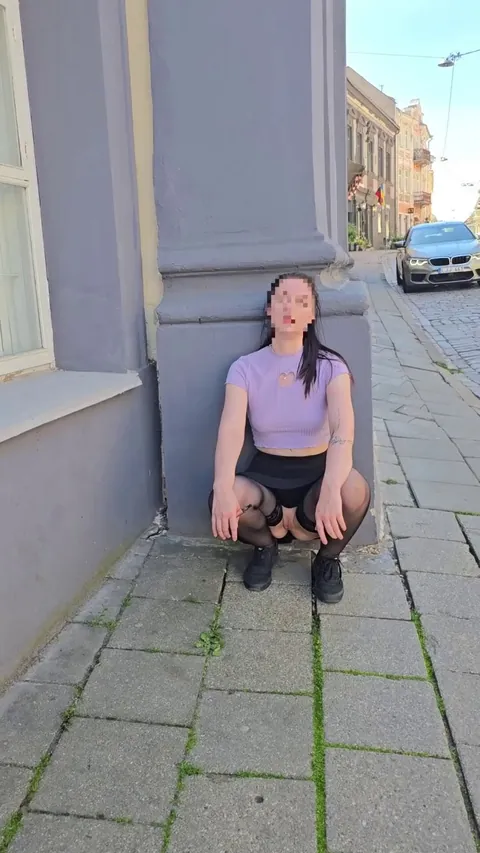 No panties Upskirt in the streets