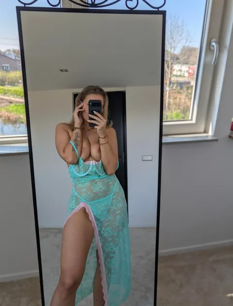 Second date and me wearing this…