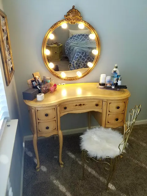 Moved to a new place and finally have enough room for a vanity!