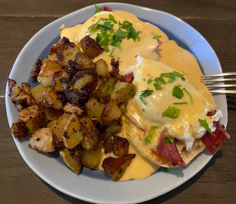 Eggs Benedict a la quarantine