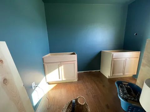 My amazing husband built me these built in bookcases with a desk for Christmas! I’m the dreamer and he’s makes all of my dreams come true! What do you guys think? Will you show him some love?! 