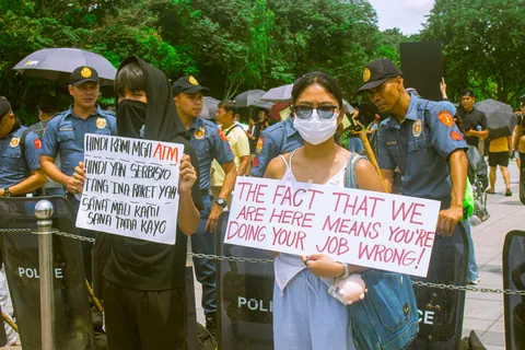 Some of the photos na napitik ko during Yung Lonita Rally and Ayala Bridge Riot (oc)
