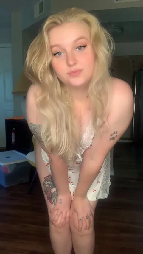 Hairy girls are just prettier imo 🤗