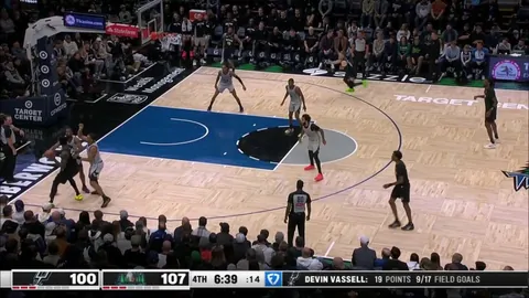 [Highlight] Mike Conley drains the open 3, and then hits 10 consecutive unique handshakes on the way to the bench