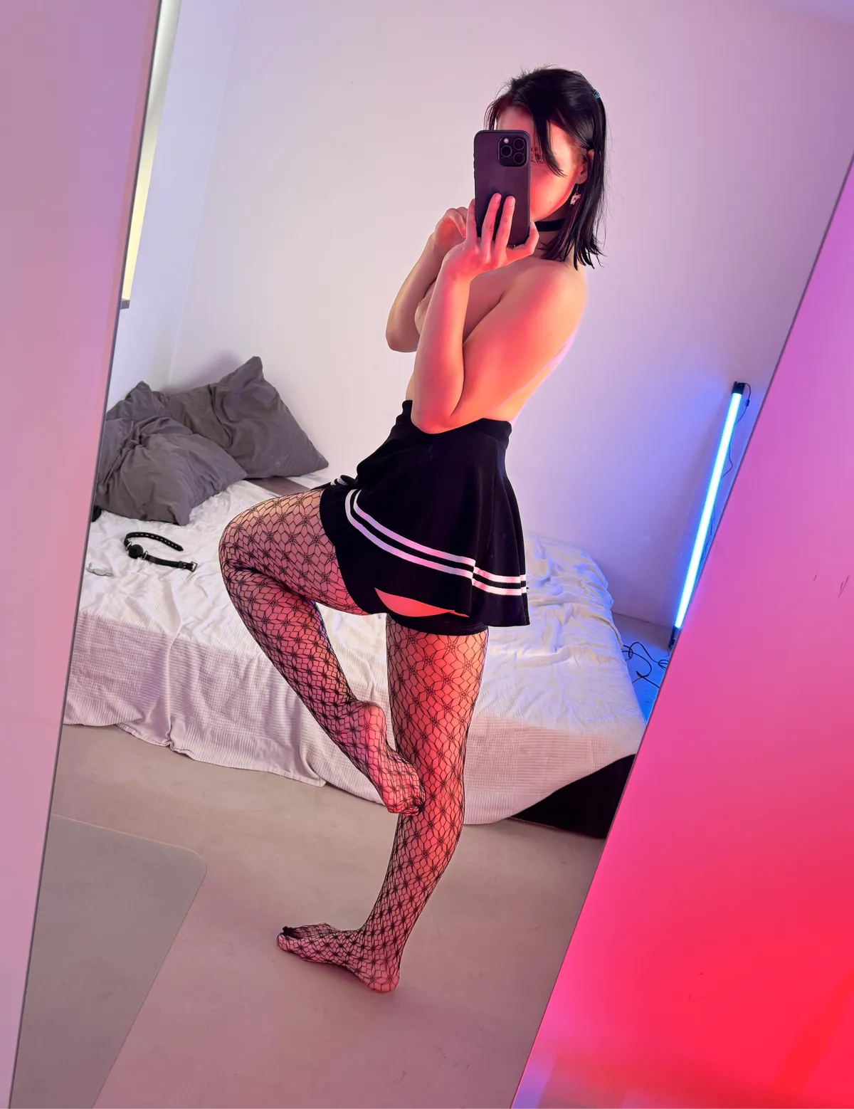 Oh no, don’t look at the background!!!