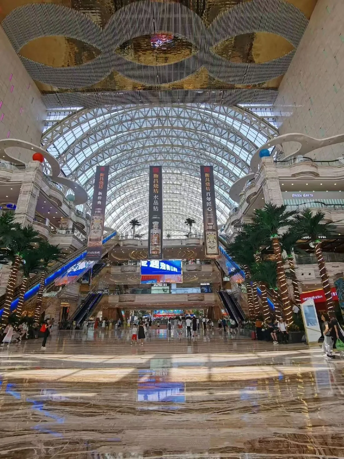 The world's largest single building - Chengdu Global Center