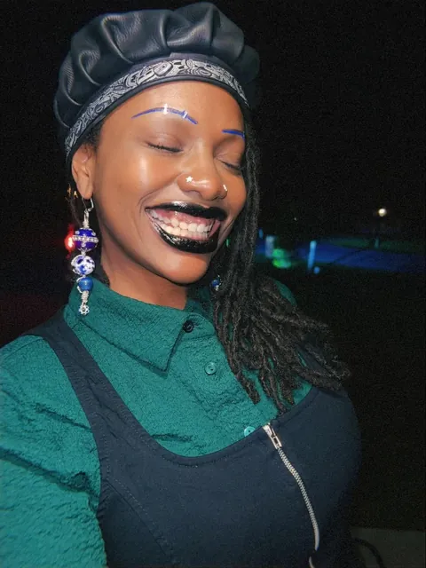 7 days of makeup with no eyebrows <3