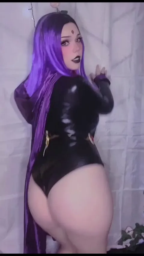 Ravens ass needs some attention 🤭 x