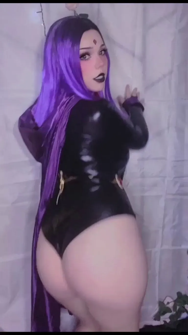 Ravens ass needs some attention 🤭 x