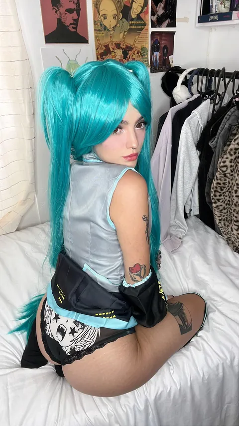 Hatsune Miku by cam