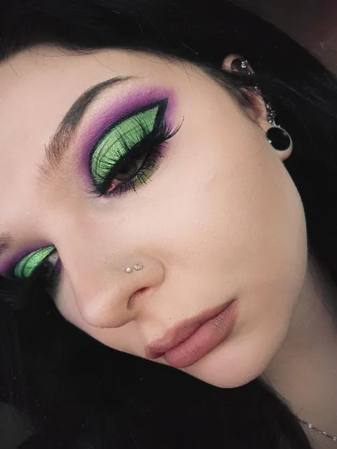 Green and purple 💜 💚