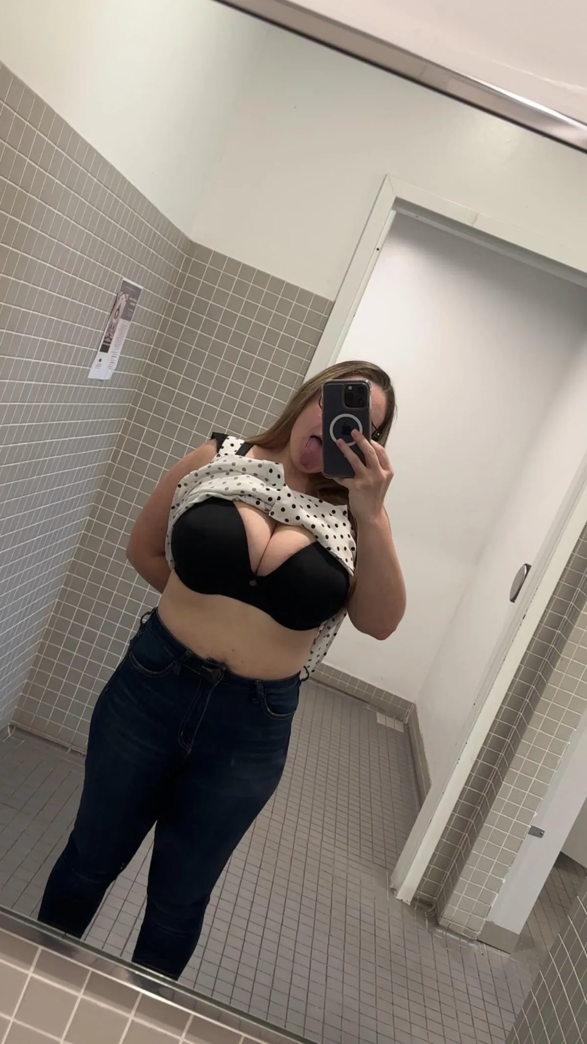 [f26] 🤭🤭got walked in on couple times but never got caught…tongue out or no