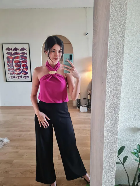 Styling this boring top with a hair clip. Thoughts?