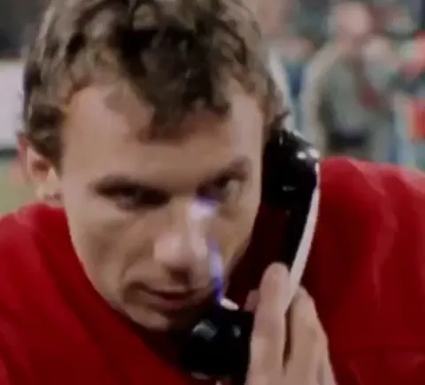When Joe Montana realized he could call his wife from the sidelines 
