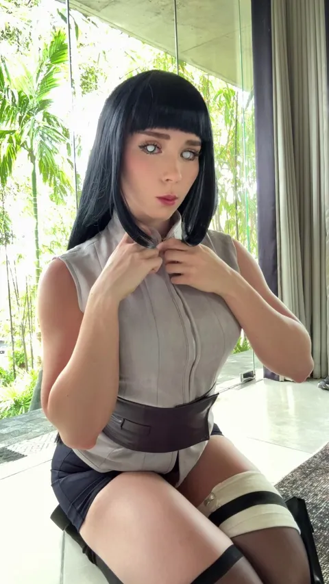 Hinata Hyuga reveal her awesome boobs