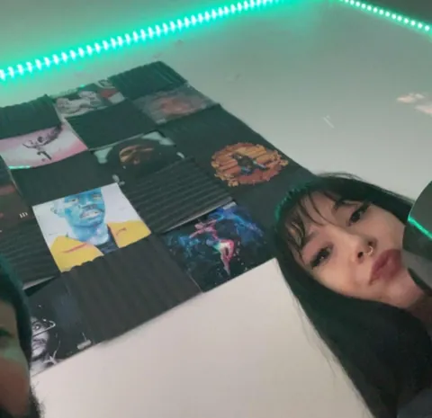 23 female make me laugh