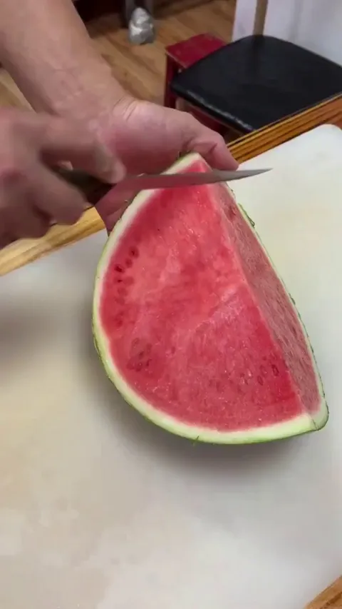 Satisying watermelon cutting