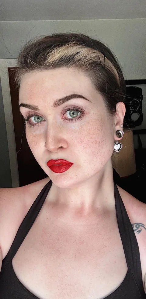 Went for a vintage vibe today ❤️