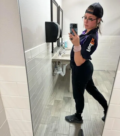 Just a regular average mommy from Iowa!! Am I worth breeding? 🫡🤪➡️
