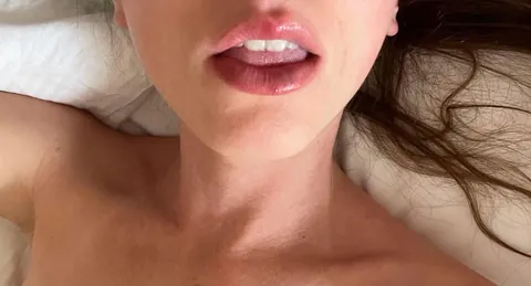 Make my married juicy lips more juicy. 🫦