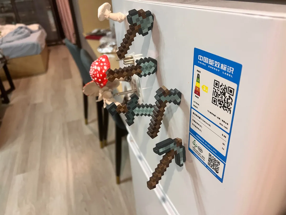 I was trying to make some fridge magnets with clay, but then I figured it actually look better on my PC case lol