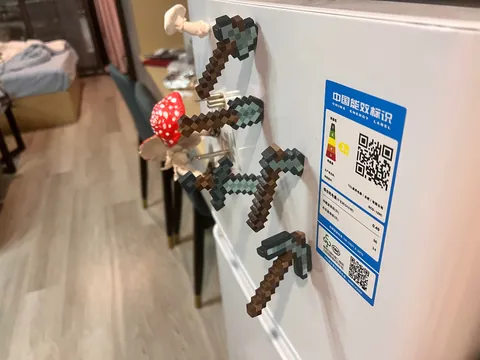 I was trying to make some fridge magnets with clay, but then I figured it actually look better on my PC case lol