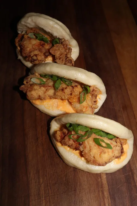 [Homemade] Bao Buns with Fried Chicken and Sriracha Mayo