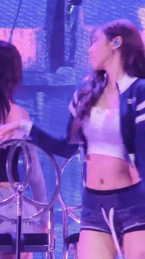 UAU (Dreamcatcher) - Yoohyeon