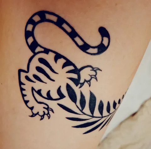 My first tattoo is one week old today! Meet Géraawwrrd, by devaclaws (Germany).