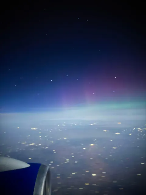 Northern lights seen from Denver -> Chicago flight last nighy