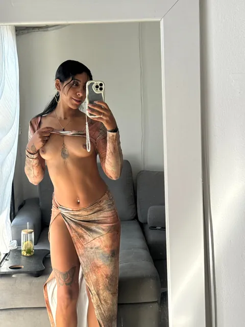 Will they notice I'm not wearing panties? (F)