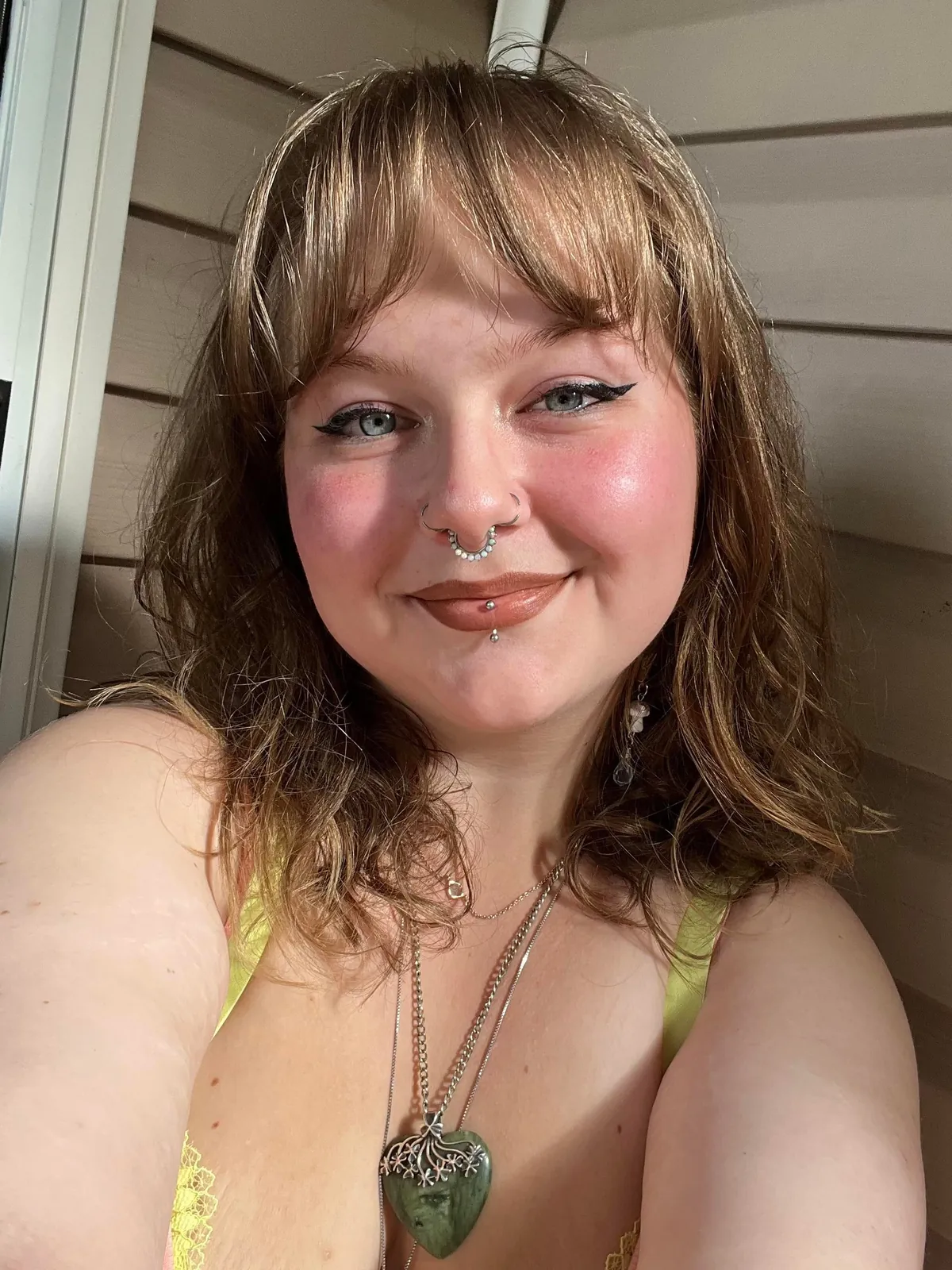 i think i’ve finally settled on an eyeliner style that feels right 🕺