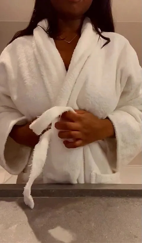 24f African girl with a natural body :)