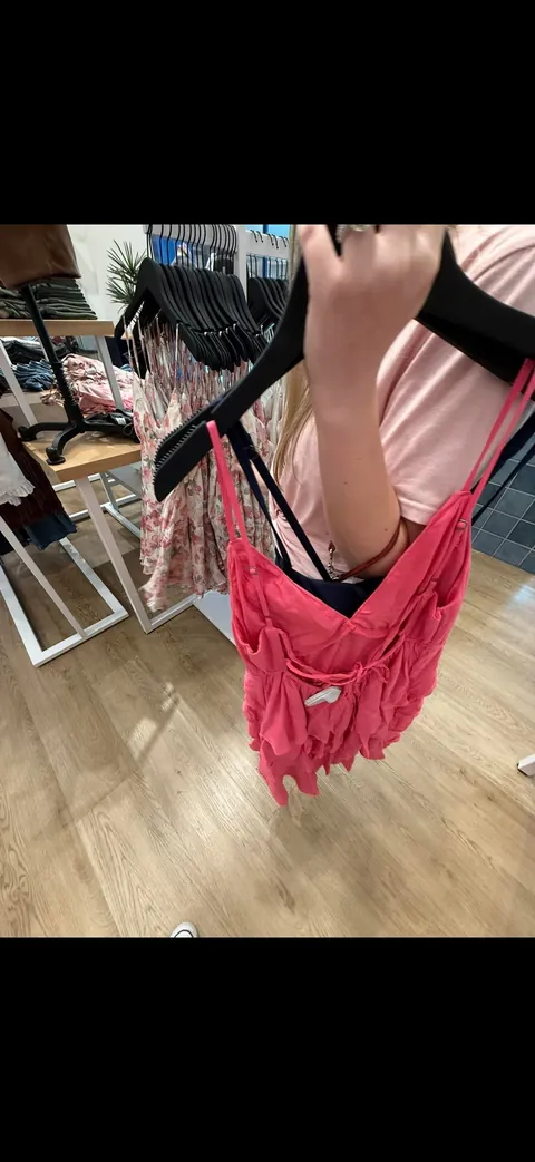 I love when a date starts days beforehand. Outfit shopping. Texting. Building up to it. Hubby’s excitement. Then finally we meet and it’s icing on the cake. Quite literally.