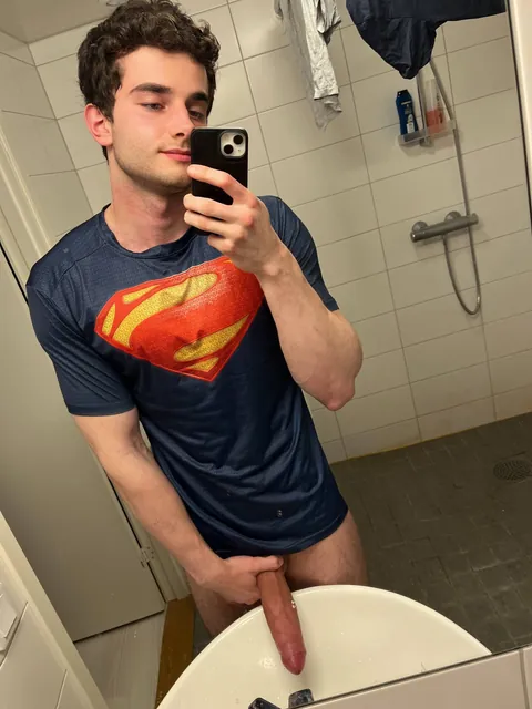In my opinion: my body💪 > dick🍆 > face😃. What's your opinion?