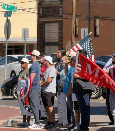 [OC] Pro-Trump Counter Protesters in Lubbock, TX during No Kings Protest