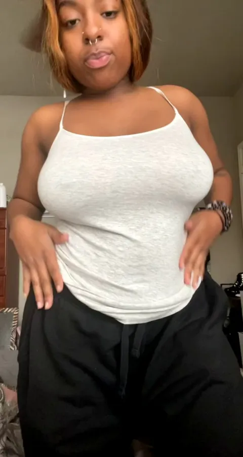 Say hi if you would fuck me in the bathroom! 😋