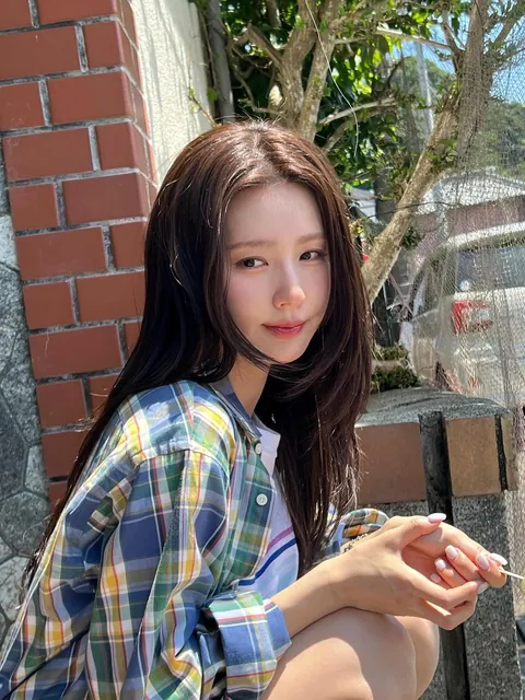 Miyeon - I-DLE