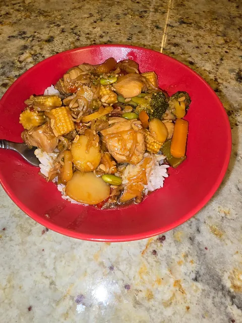 [homemade] First attempt at chicken stir-fry