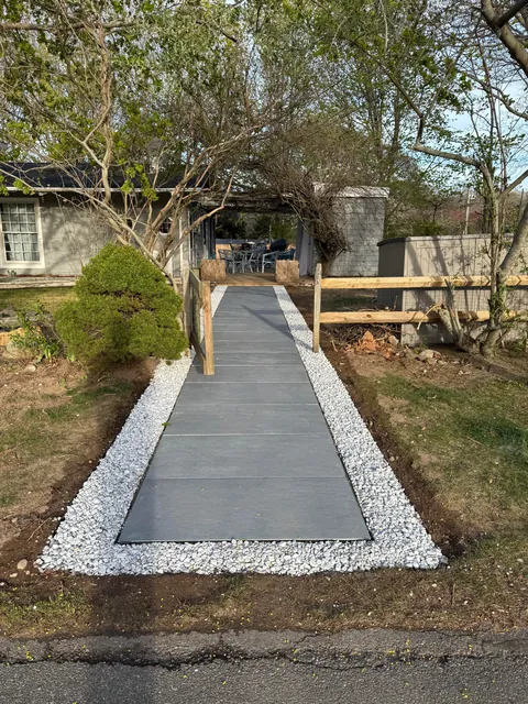 Bluestone Paver Walkway