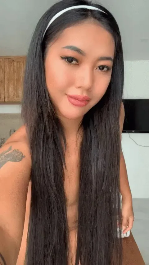 Do you guys really prefer A-cups like mine over double-Ds? 😖