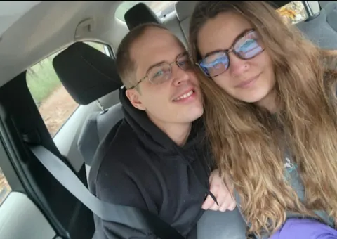 [35/21][MF4M][209, Cali] - Couple looking for M for MFM fun. Read below.