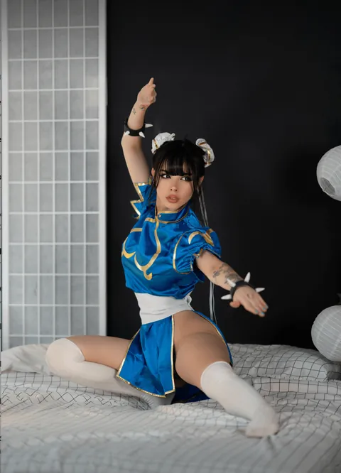 Chun-Li by AmandaWelp