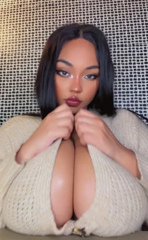 [reveal] A big surprise this Titsday eve