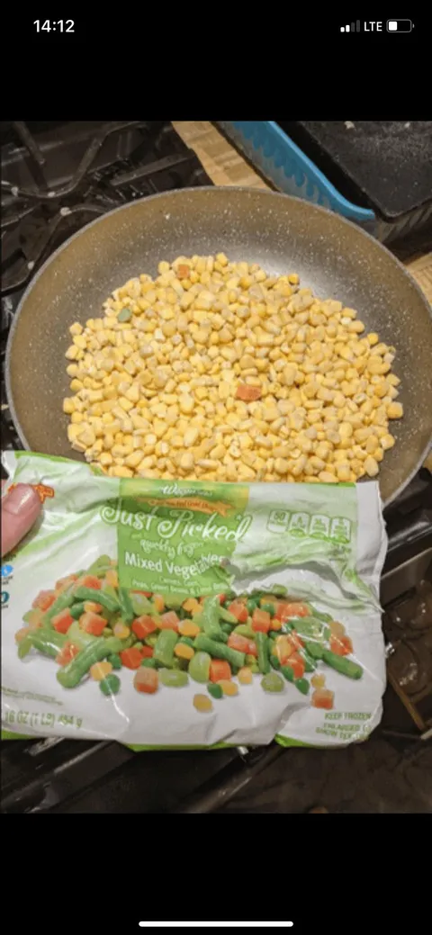 The amount of corn in a mixed vegetables pack